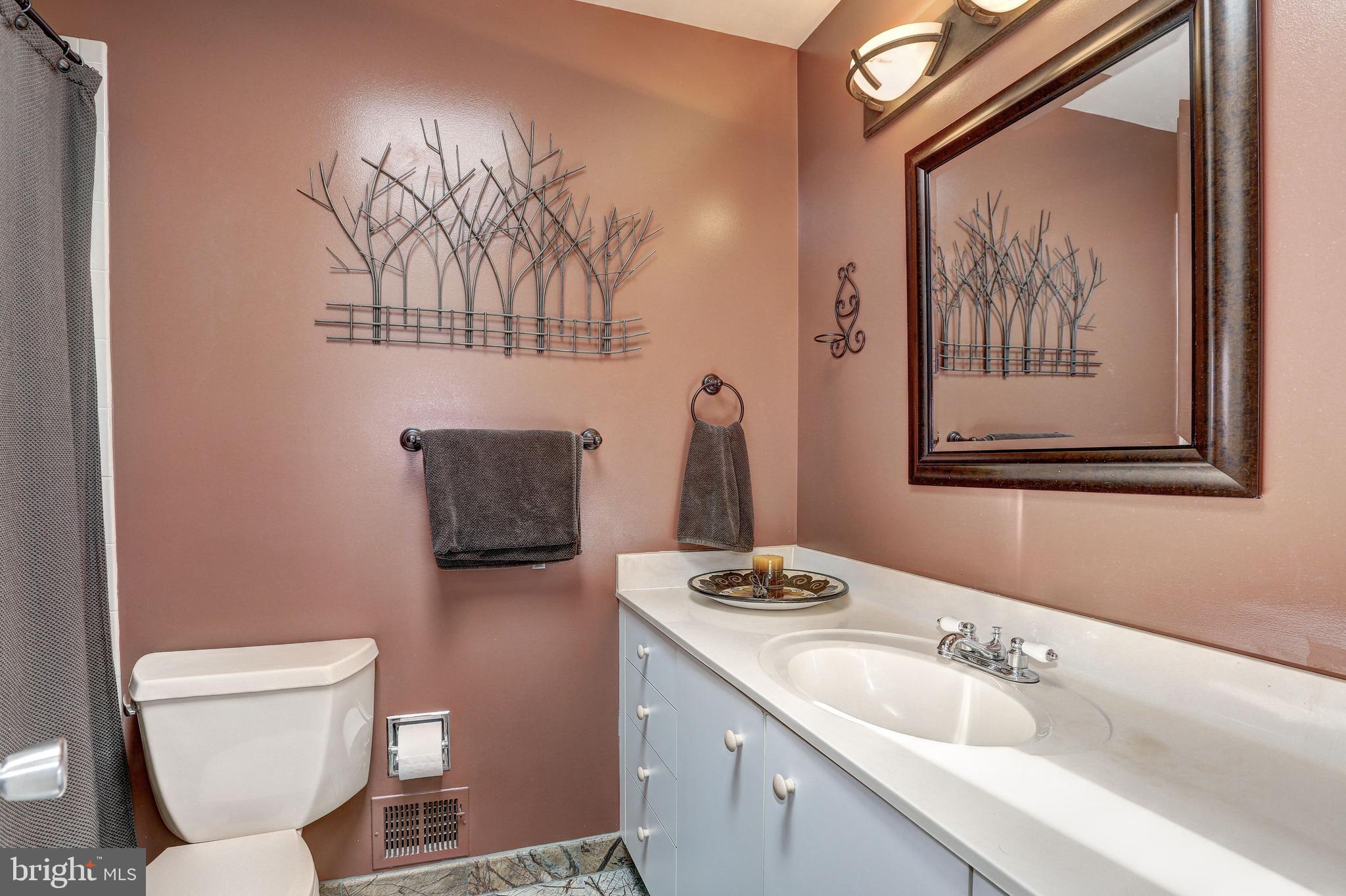 8109 Fenway Road Bethesda, MD 20817 - Photo 9 of 16 Gallery Image 9
