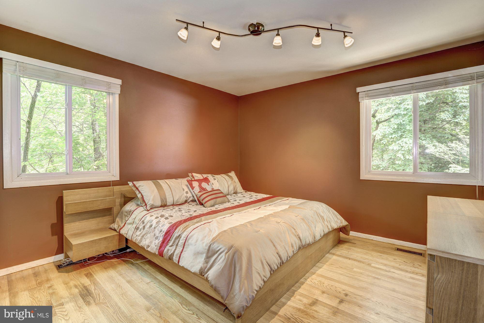 8109 Fenway Road Bethesda, MD 20817 - Photo 10 of 16 Gallery Image 10