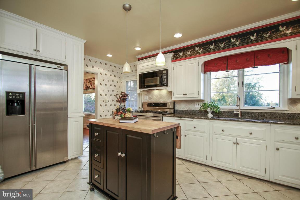1202 Doves Cove Road Baltimore, MD 21286 - Photo 16 of 30 Kitchen