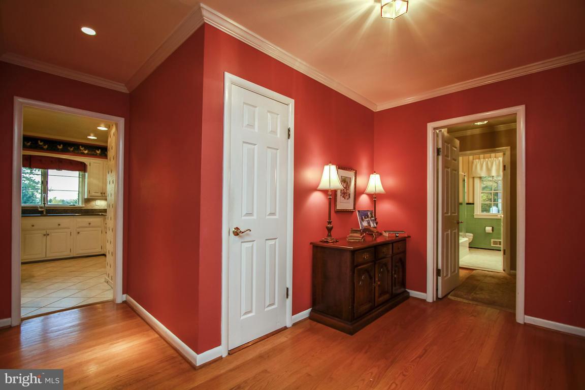 1202 Doves Cove Road Baltimore, MD 21286 - Photo 3 of 30 Entrance Foyer