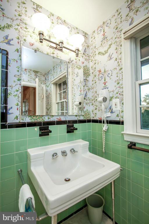 1202 Doves Cove Road Baltimore, MD 21286 - Photo 21 of 30 Master Bathroom