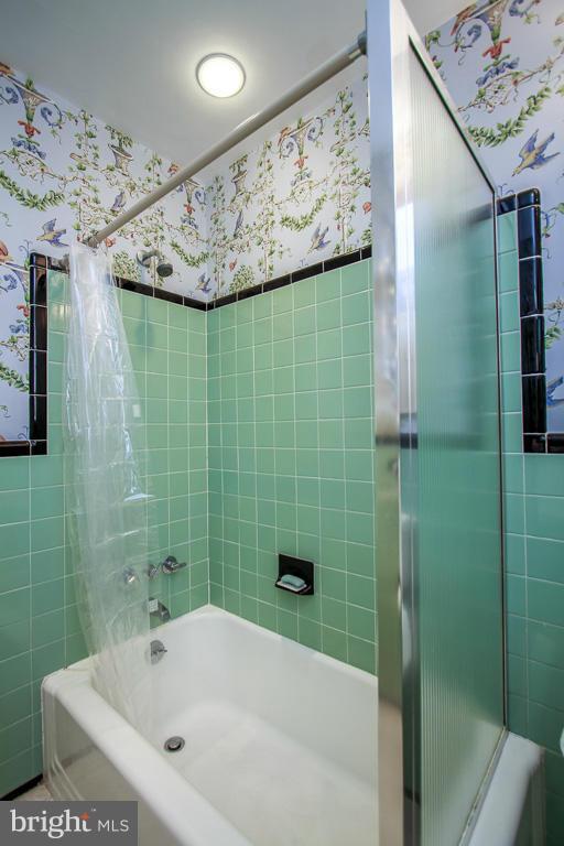 1202 Doves Cove Road Baltimore, MD 21286 - Photo 22 of 30 Master Bathroom