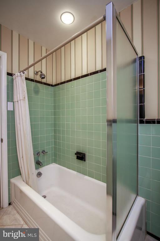1202 Doves Cove Road Baltimore, MD 21286 - Photo 25 of 30 Full Hall Bathroom