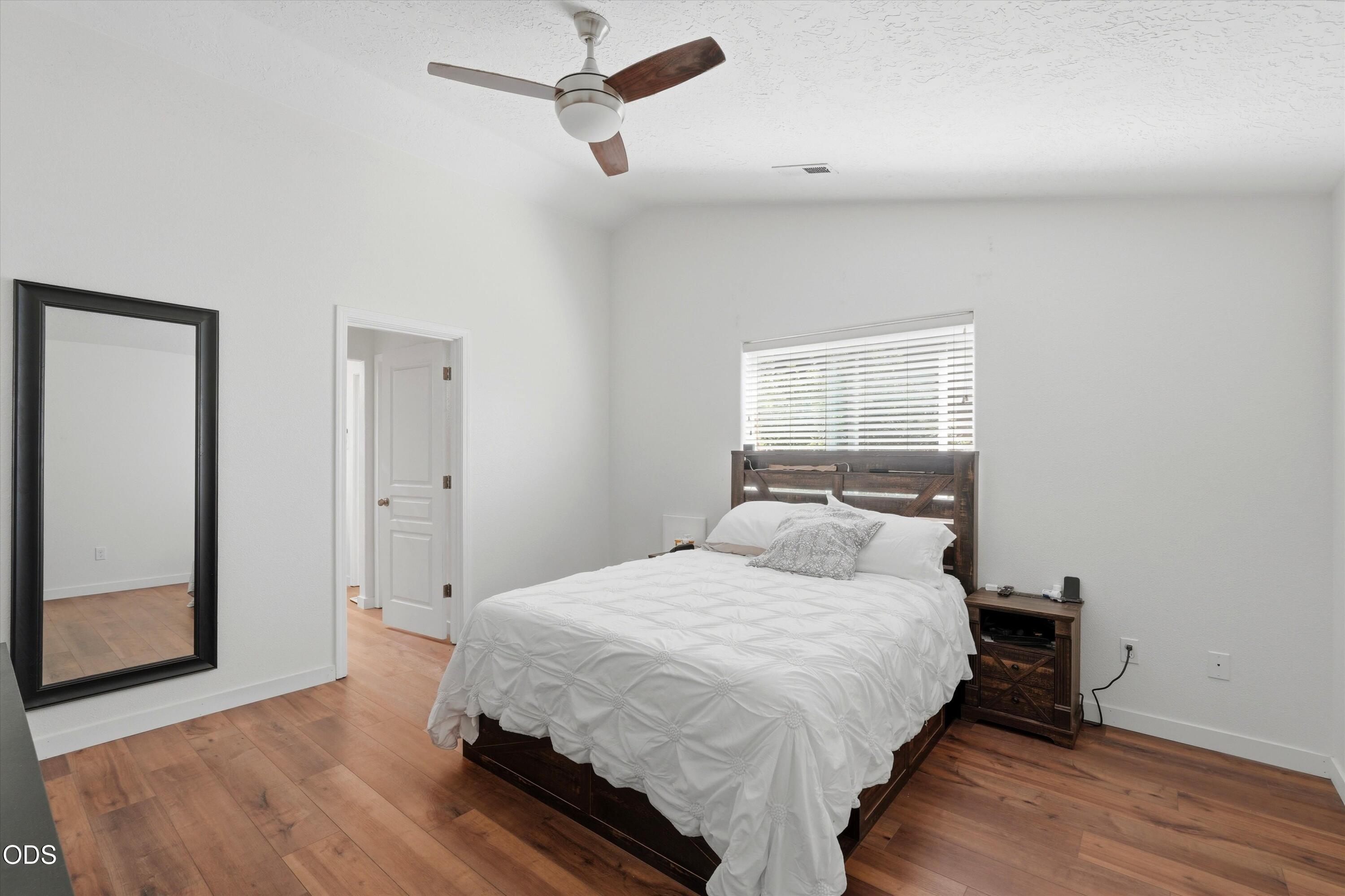 222 Southwest 33rd Drive Redmond, OR 97756 - Photo 12 of 26