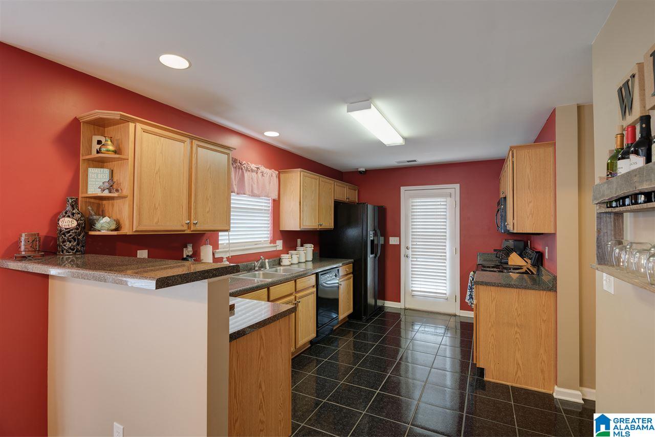541 Summit Circle Fultondale, AL 35068 - Photo 7 of 23