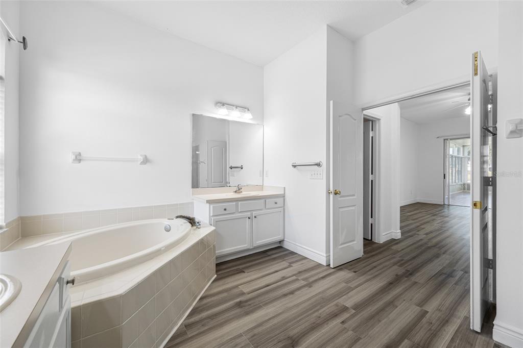 5516 Riva Drive Wesley Chapel, FL 33544 - Photo 18 of 35