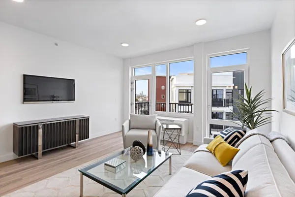 $3,300 | 5711 John F. Kennedy Boulevard, Unit 333, North Bergen, NJ 07047