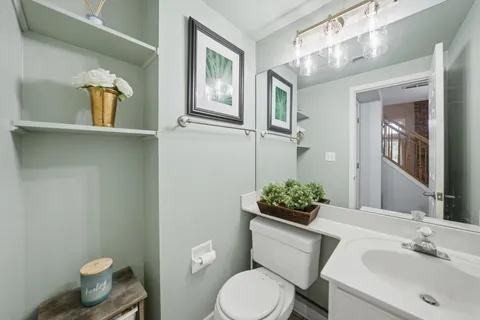 $335,000 | 125 South Atherton Court, Bloomingdale, IL 60108