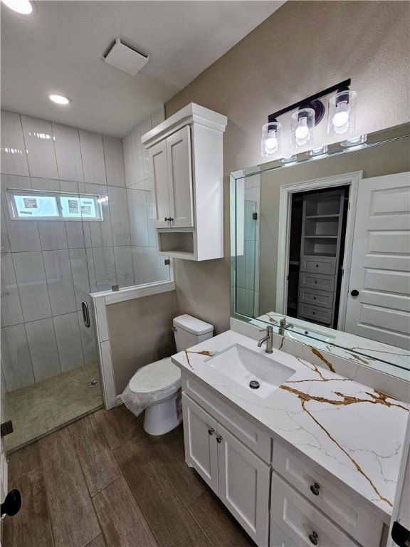 507 West Ragland Avenue Kingsville, TX 78363 - Photo 9 of 17 a bathroom with a sink toilet and shower