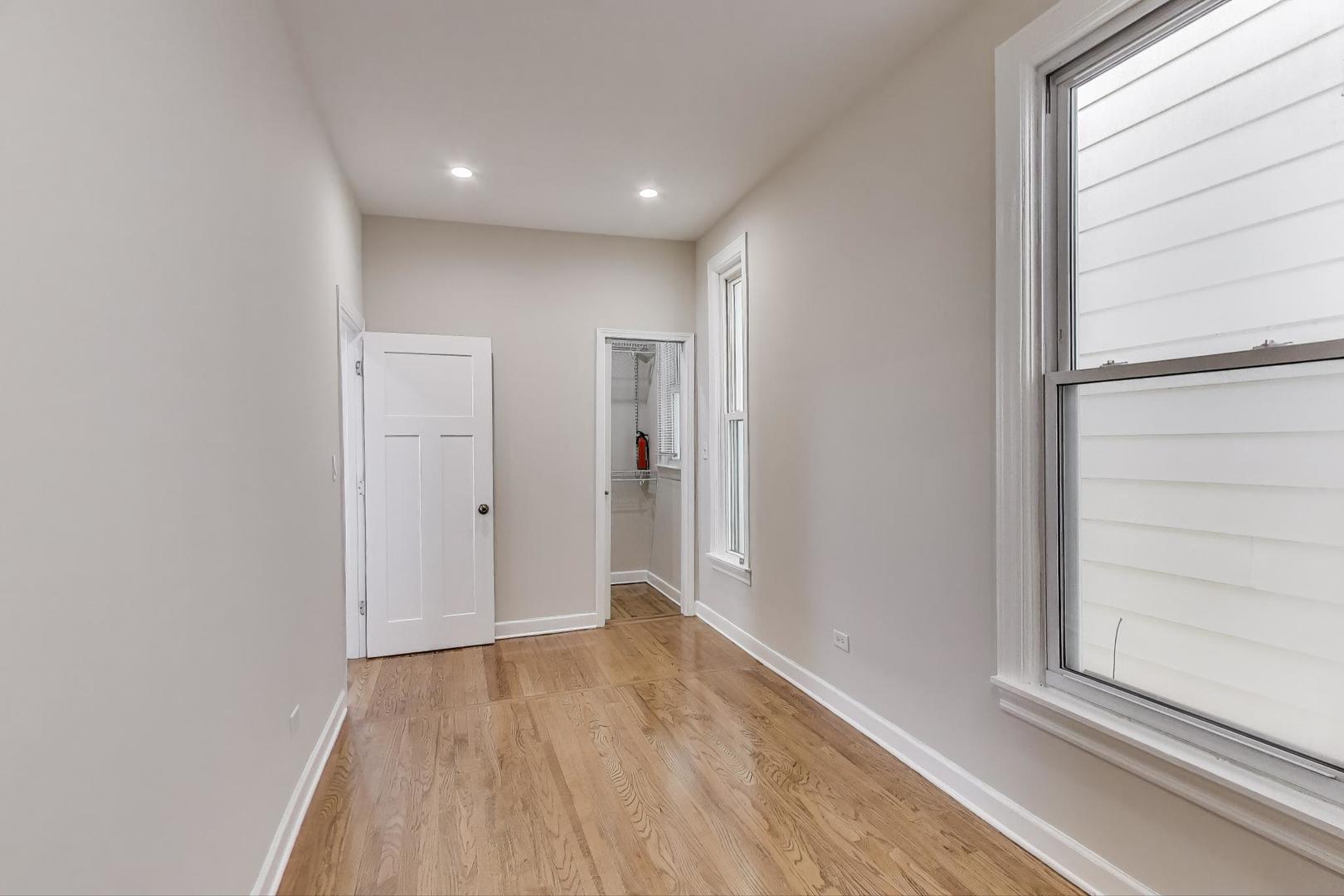 1839 West Henderson Street Chicago, IL 60657 - Photo 11 of 54