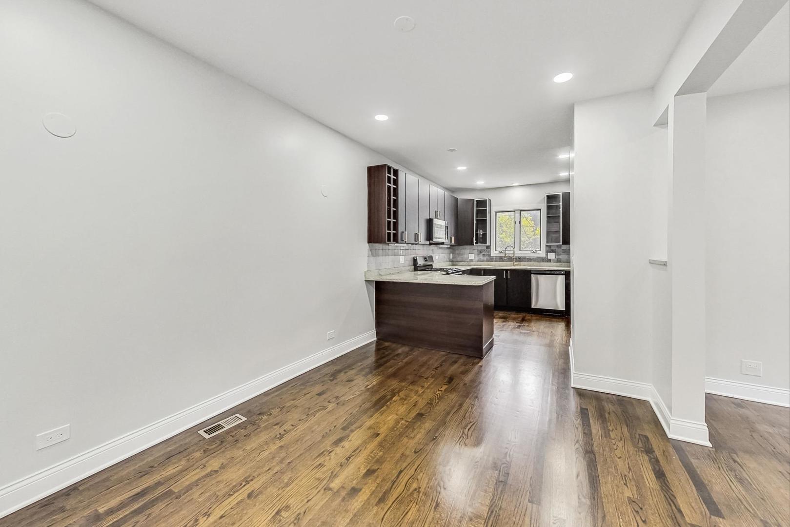 1839 West Henderson Street Chicago, IL 60657 - Photo 33 of 54