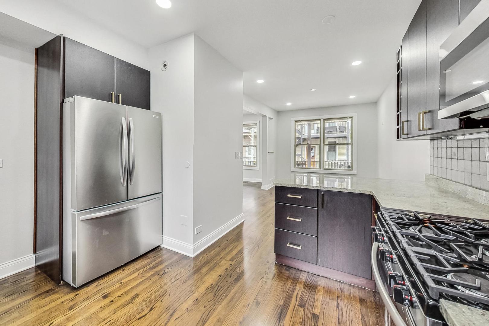 1839 West Henderson Street Chicago, IL 60657 - Photo 37 of 54