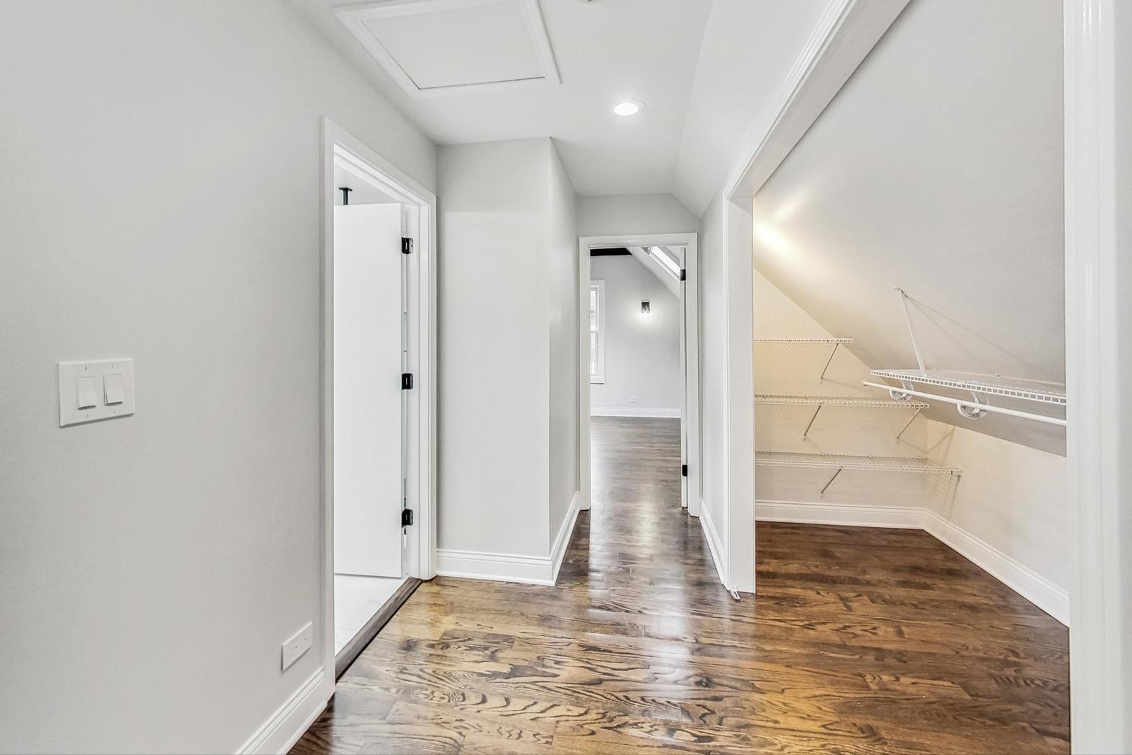 1839 West Henderson Street Chicago, IL 60657 - Photo 40 of 54
