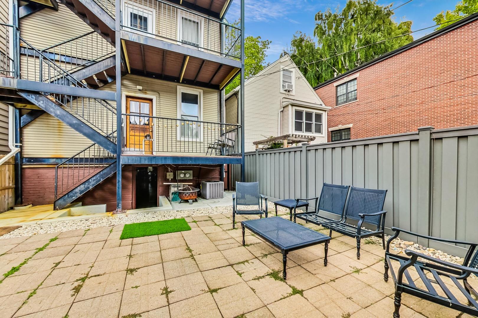 1839 West Henderson Street Chicago, IL 60657 - Photo 53 of 54