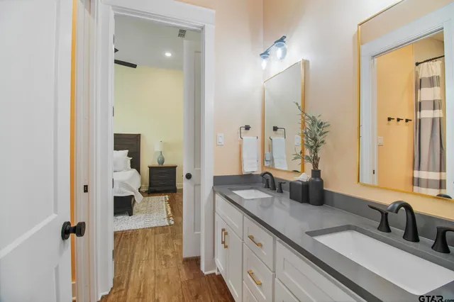 $2,250,000 | 22240 Mallard Cv Court, Bullard, TX 75757