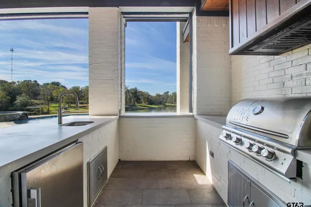 $2,250,000 | 22240 Mallard Cv Court, Bullard, TX 75757