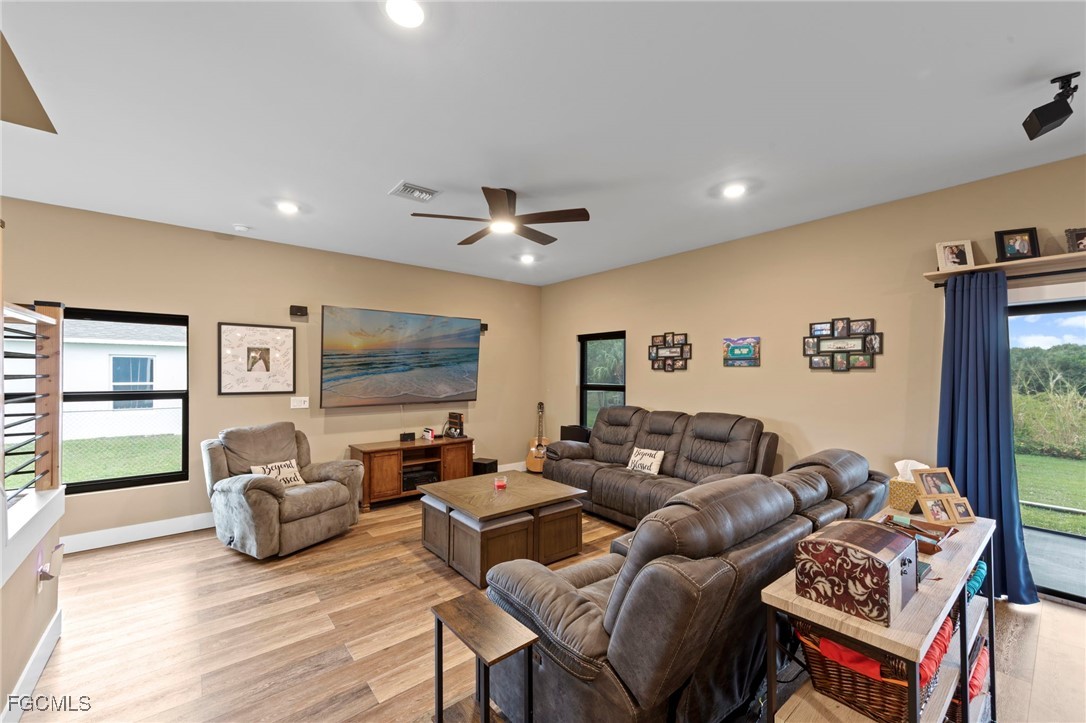 4215 15th Street Southwest Lehigh Acres, FL 33976 - Photo 13 of 50