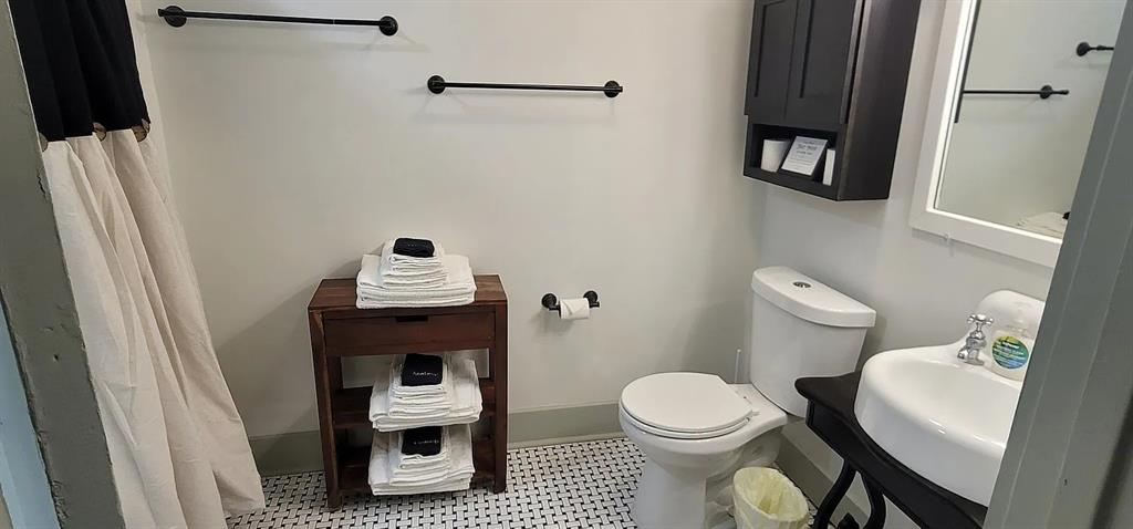 910 Baird Street Cleburne, TX 76033 - Photo 15 of 30 MAIN BATH