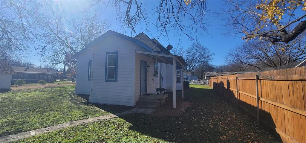 910 Baird Street Cleburne, TX 76033 - Photo 8 of 30 BACK DECK