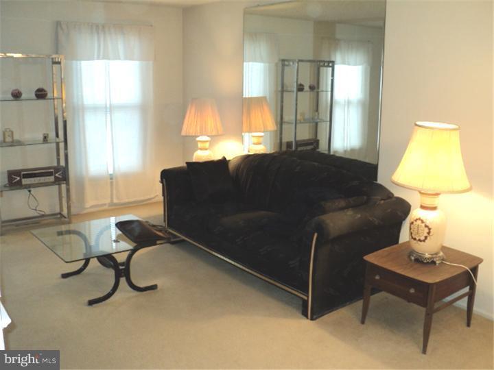 3369 Red Lion Road Philadelphia, PA 19114 - Photo 4 of 17 Living Room