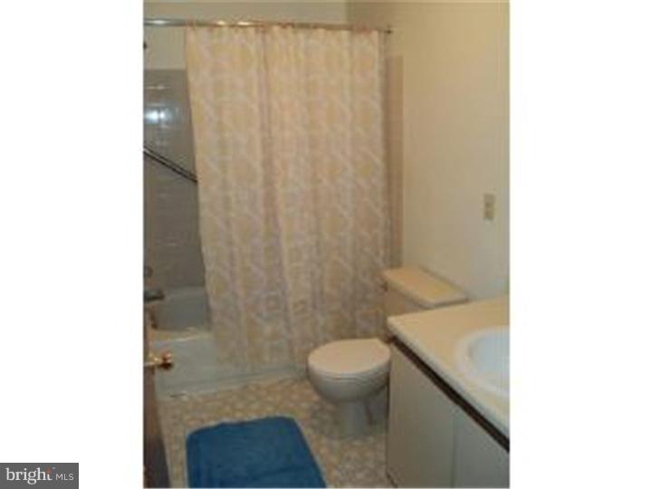 3369 Red Lion Road Philadelphia, PA 19114 - Photo 8 of 17 Bathroom