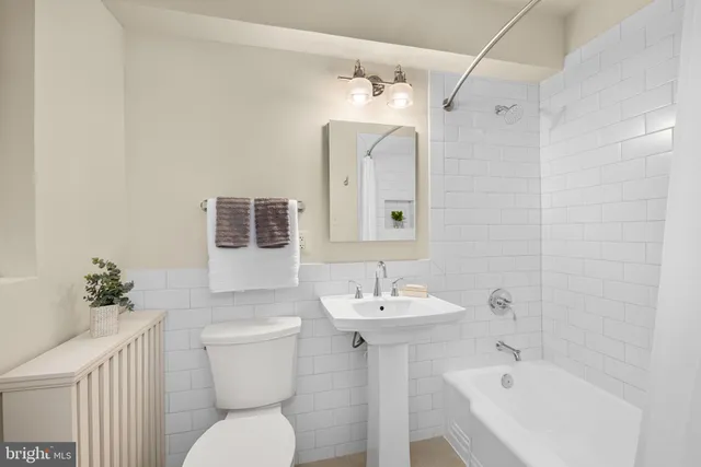 $319,900 | 2500 Q Street Northwest, Unit 410, Washington, DC 20007