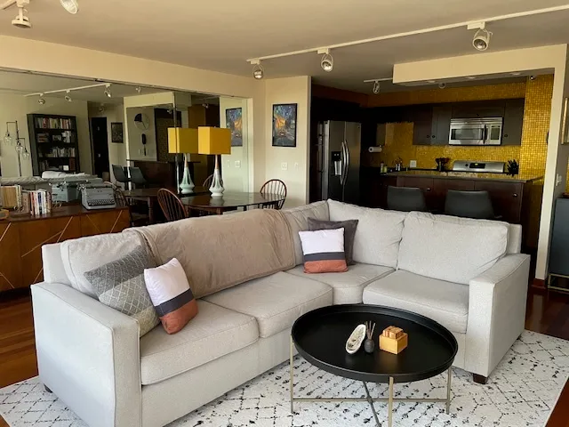 $348,000 | 2800 North Lake Shore Drive, Unit 712, Chicago, IL 60657