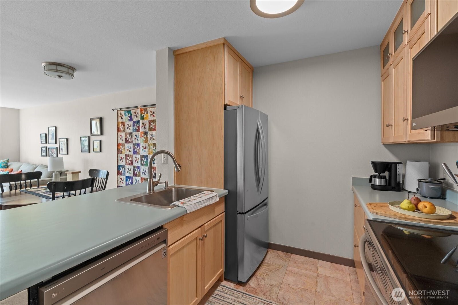 2920 Alki Avenue Southwest, Unit 409 Seattle, WA 98116 - Photo 9 of 26