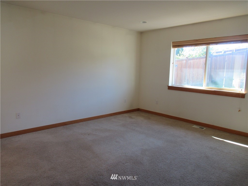 9651 Phillips Road Southeast Port Orchard, WA 98367 - Photo 11 of 19 Gallery Image 11