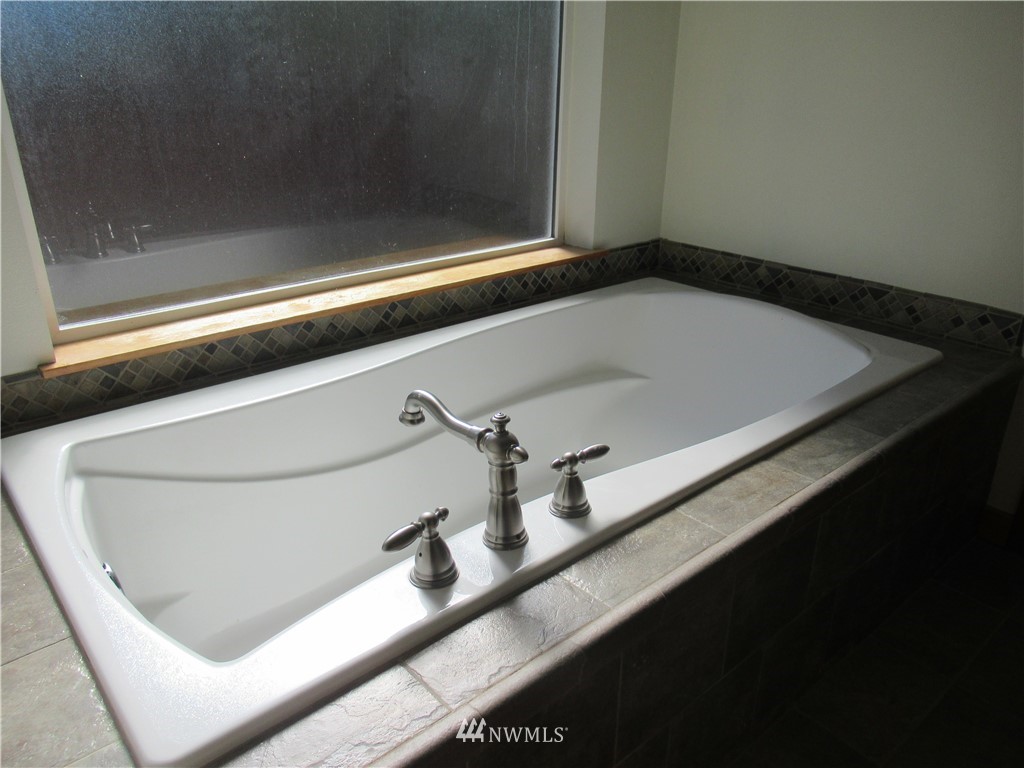 9651 Phillips Road Southeast Port Orchard, WA 98367 - Photo 13 of 19 Gallery Image 13