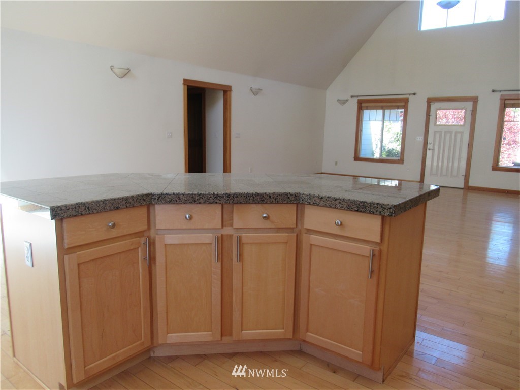 9651 Phillips Road Southeast Port Orchard, WA 98367 - Photo 4 of 19 Gallery Image 4