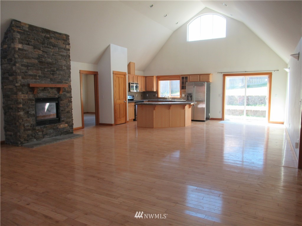 9651 Phillips Road Southeast Port Orchard, WA 98367 - Photo 5 of 19 Gallery Image 5