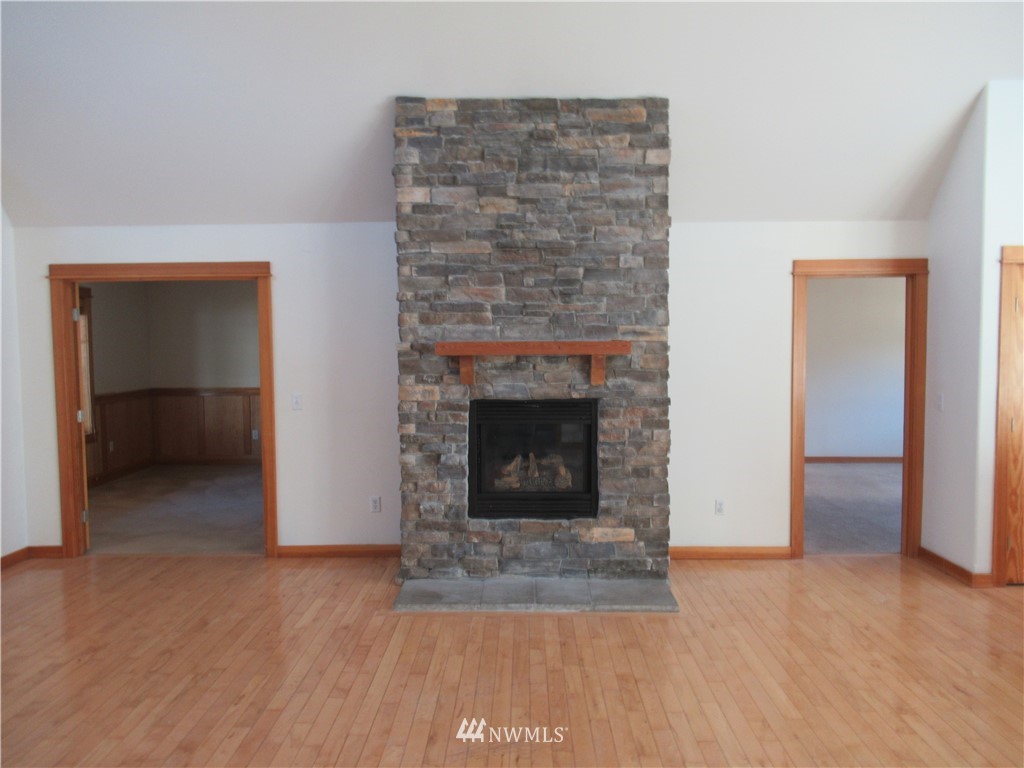 9651 Phillips Road Southeast Port Orchard, WA 98367 - Photo 6 of 19 Gallery Image 6