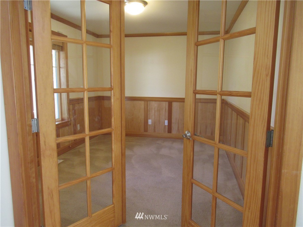 9651 Phillips Road Southeast Port Orchard, WA 98367 - Photo 7 of 19 Gallery Image 7