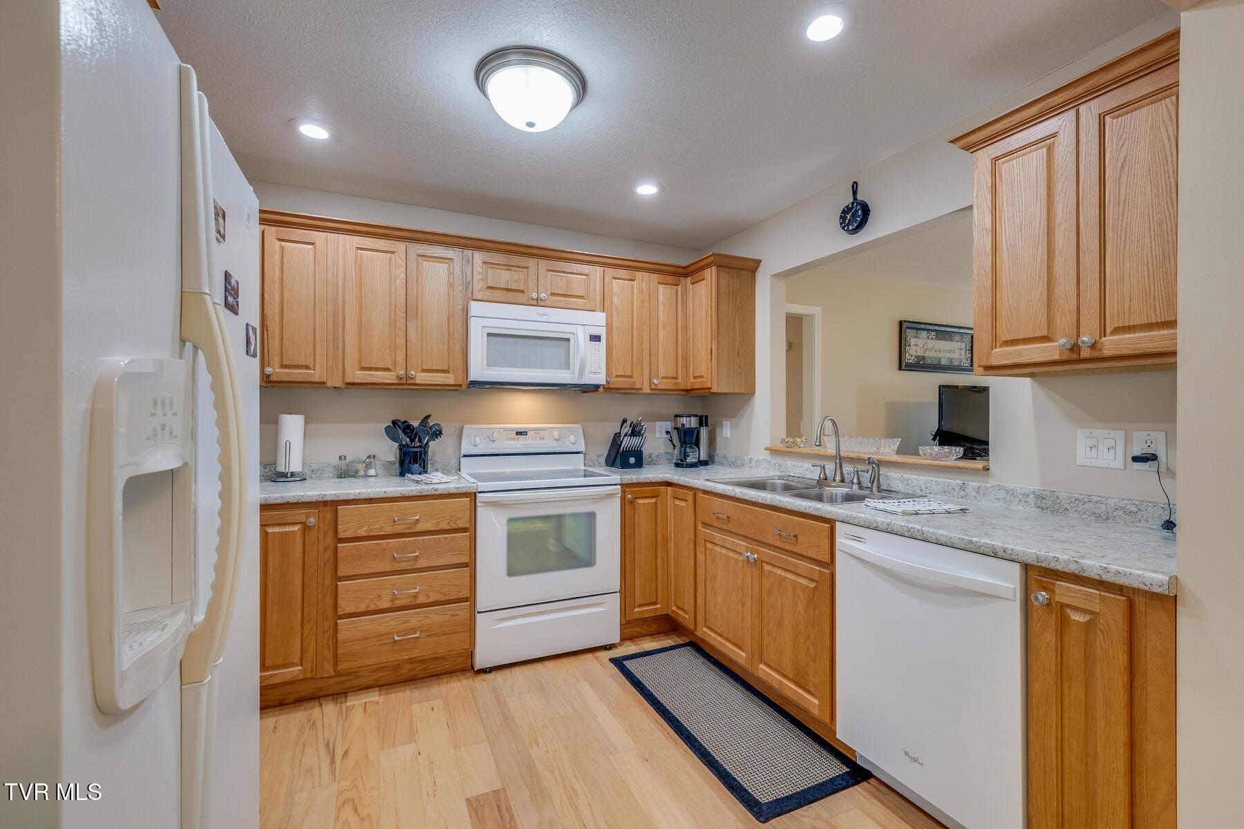 463 Pine Ridge Drive Afton, TN 37616 - Photo 13 of 43 011
