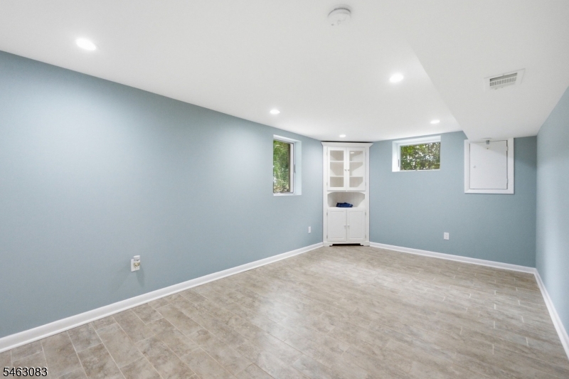 4 Spring Lane Long Valley, NJ 07853 - Photo 39 of 48 Gallery Image 39