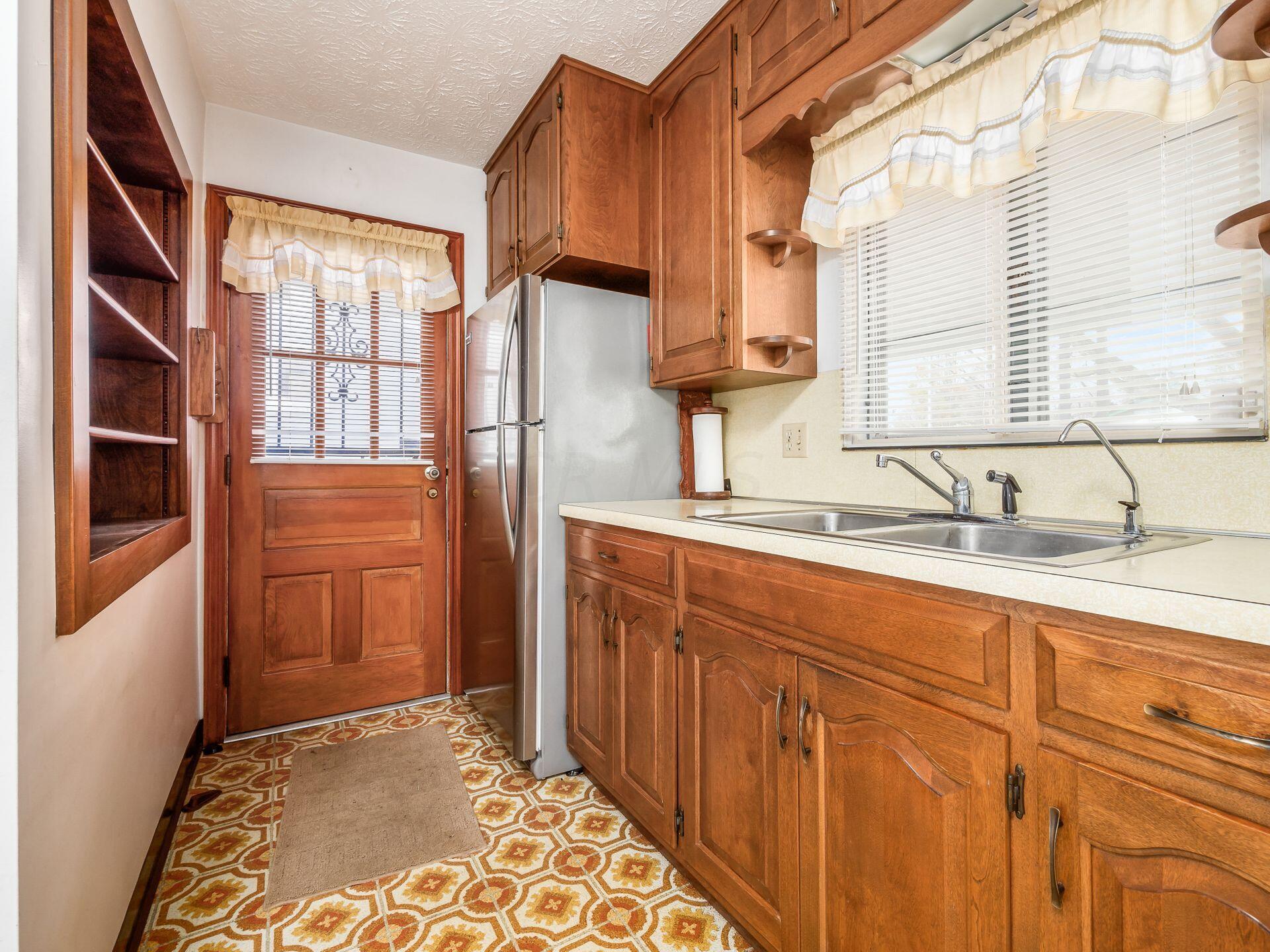 3339 Karl Road Columbus, OH 43224 - Photo 5 of 29 013_17e0f0_N 3339 Karl Rd 022