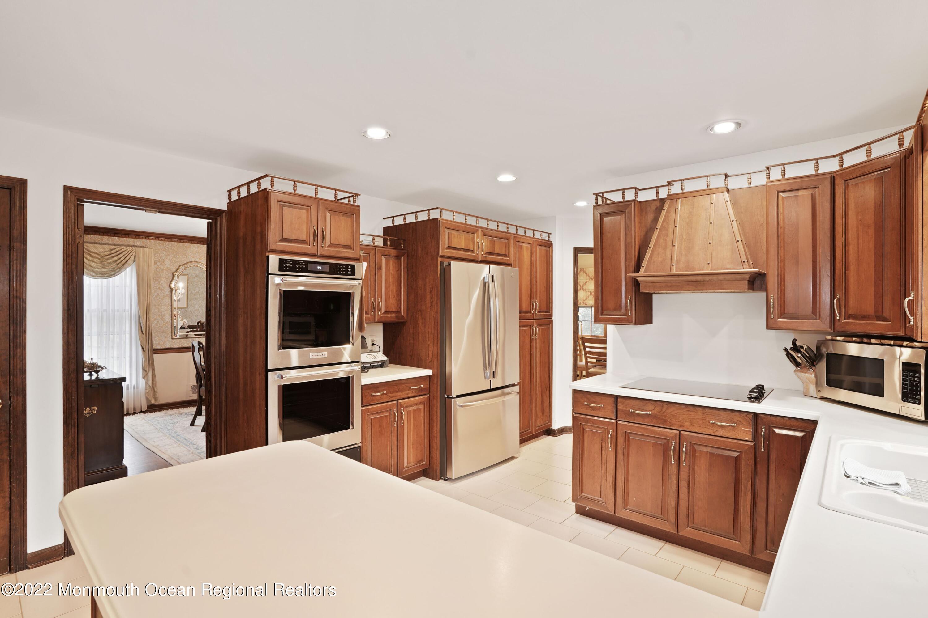 161 Hillyer Circle Middletown, NJ 07748 - Photo 20 of 64 0CB27B11-C66F-4989-9B47-0CB8BD271471