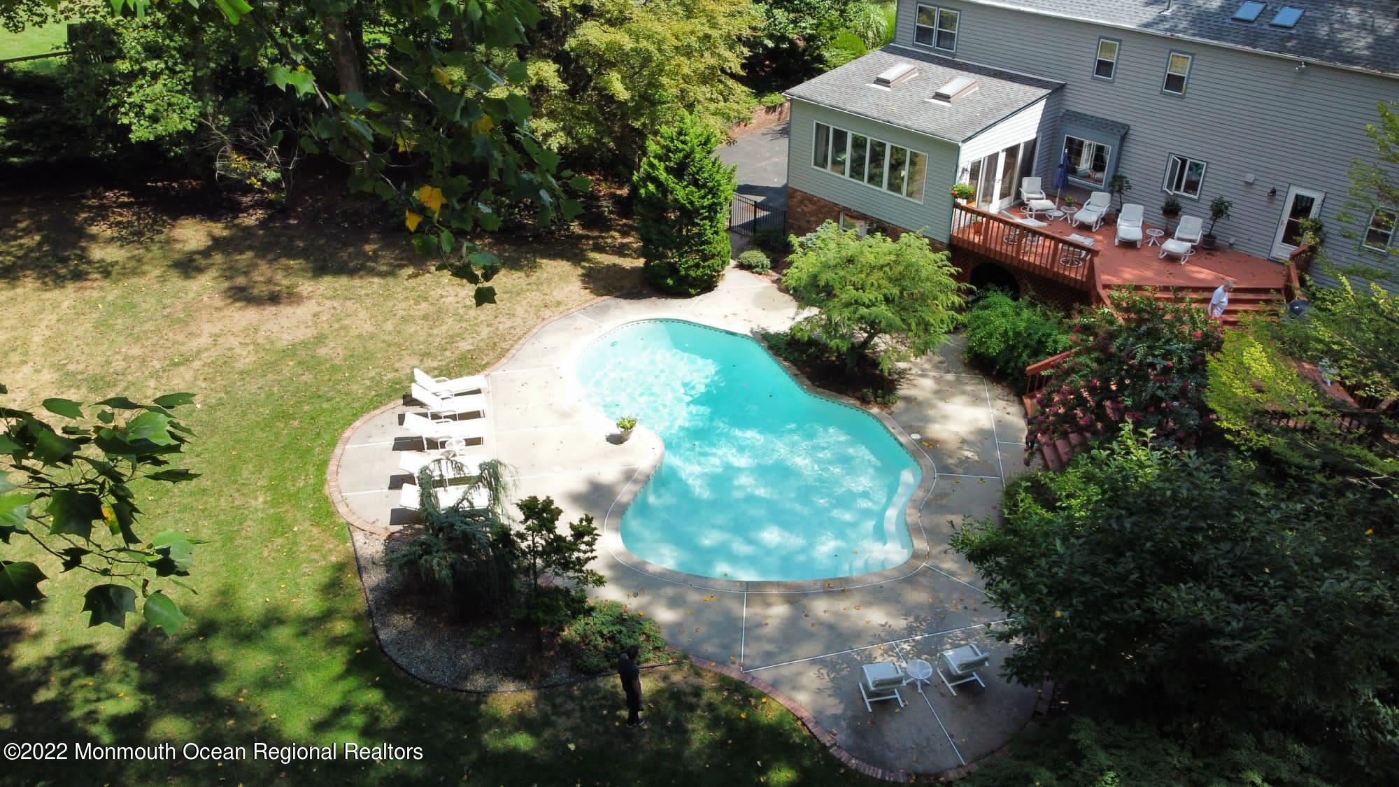 161 Hillyer Circle Middletown, NJ 07748 - Photo 3 of 64 9C16866C-DA3C-4BA8-8AC5-52A52B65AD76