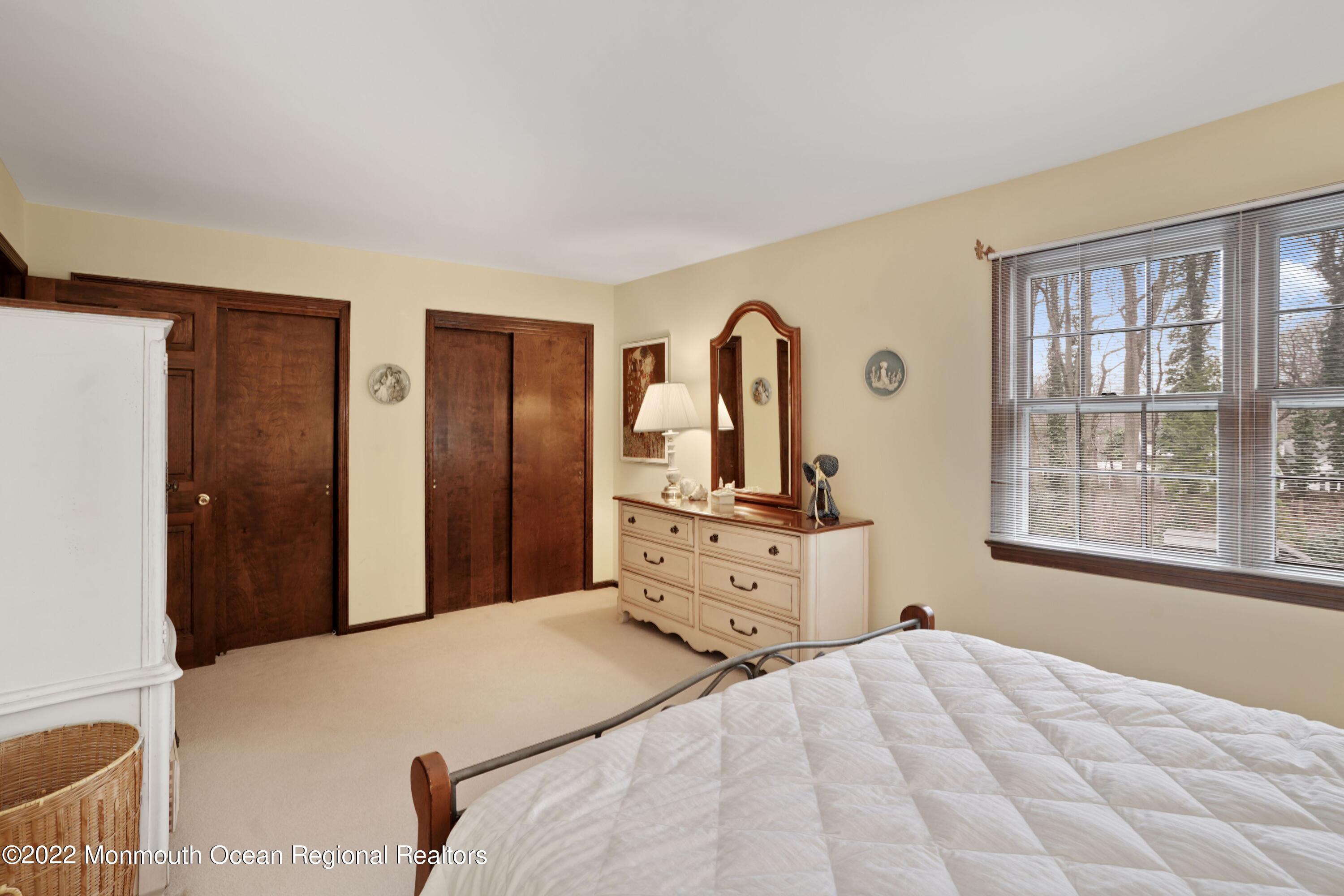 161 Hillyer Circle Middletown, NJ 07748 - Photo 37 of 64 9982D5D9-7DE7-42F4-B24B-1DB026AB0B8E