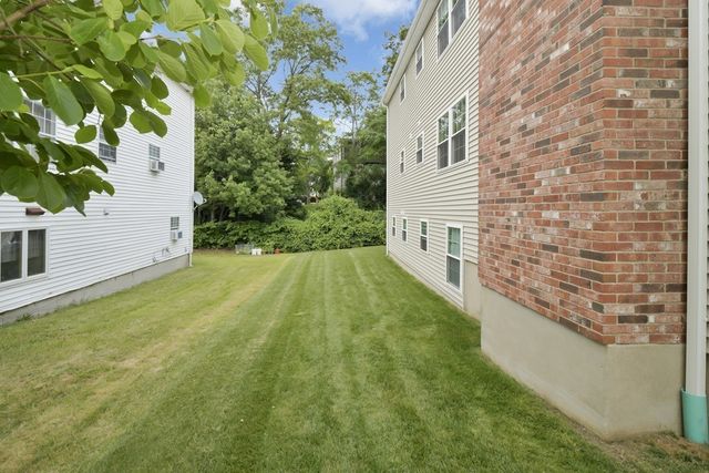a view of backyard with garden