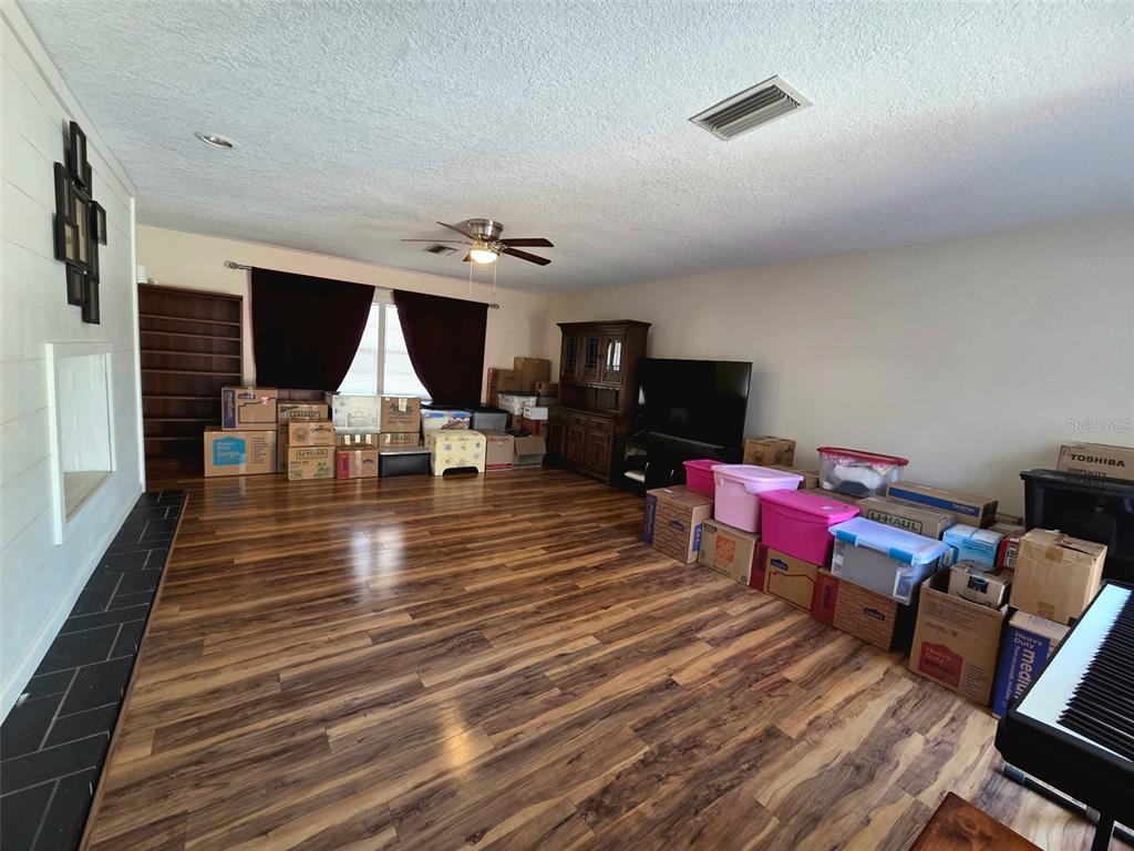 34041 Highland Road Leesburg, FL 34788 - Photo 9 of 31