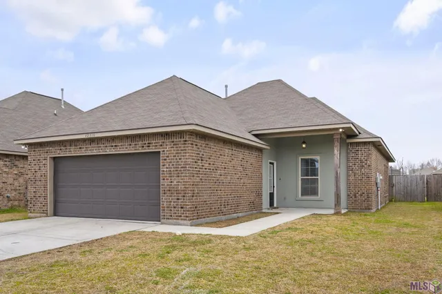 $249,900 | 42510 Pebblestone Avenue, Prairieville, LA 70769
