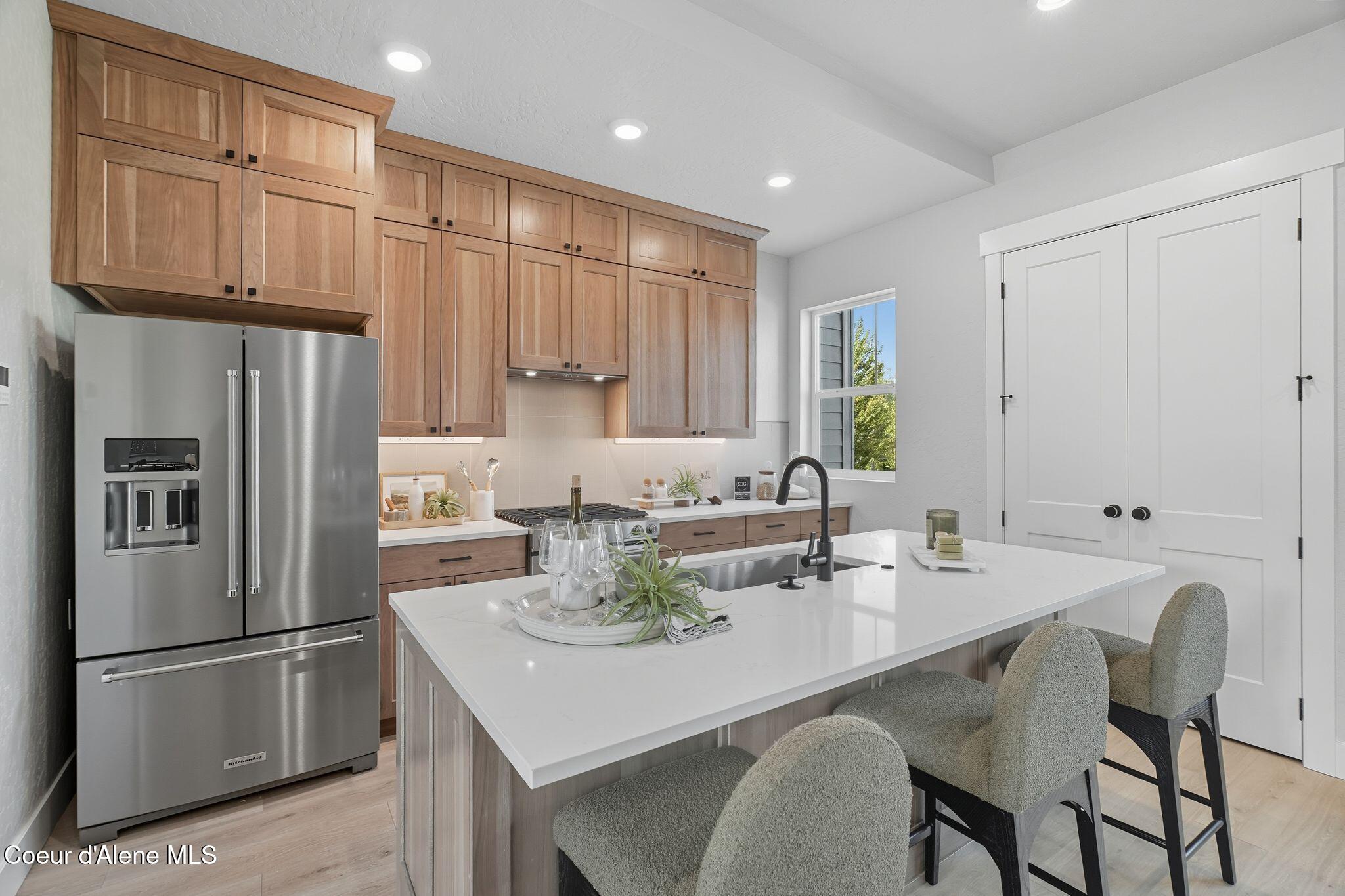 3222 North Grandmill Lane, Unit 102 Coeur D'Alene, ID 83814 - Photo 12 of 39 Kitchen Eat Bar