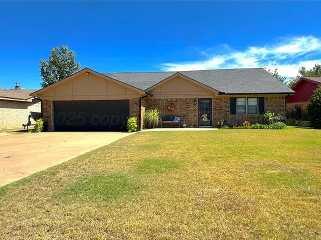 $330,000 | 1105 Phillips Drive, Dumas, TX 79029