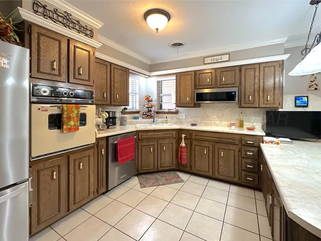 $330,000 | 1105 Phillips Drive, Dumas, TX 79029