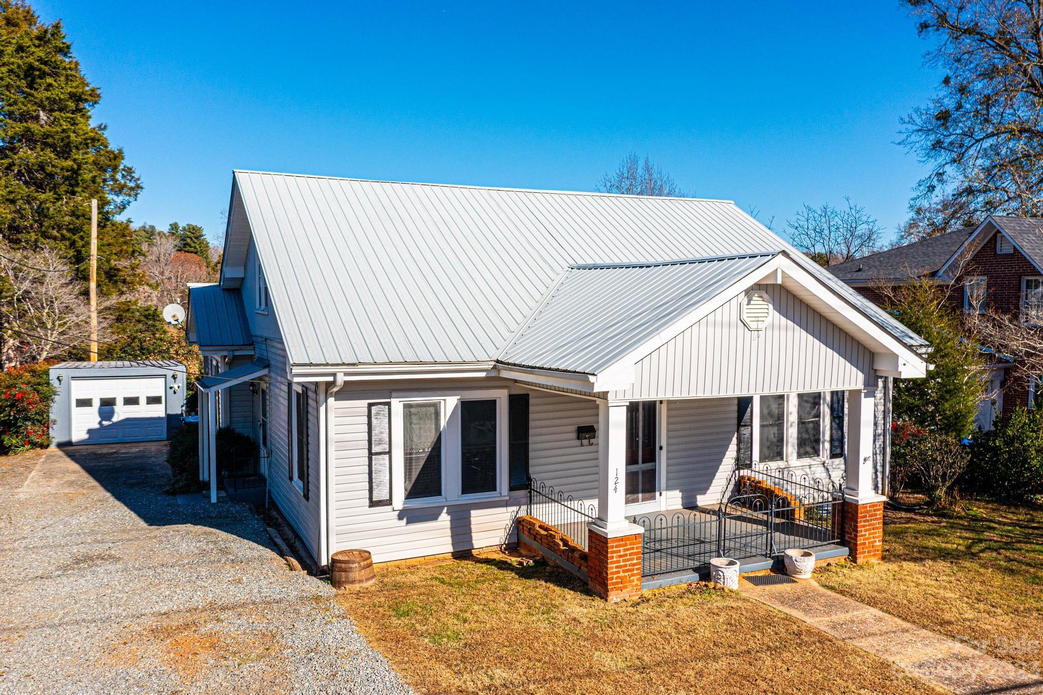 124 West 7th Street Rutherfordton, NC 28139 - Photo 1 of 37 Gallery Image 1