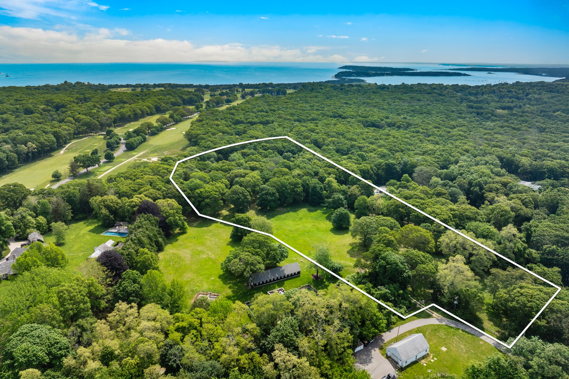 31 Manhanset Road Dering Harbor, NY 11964 - Photo 2 of 18