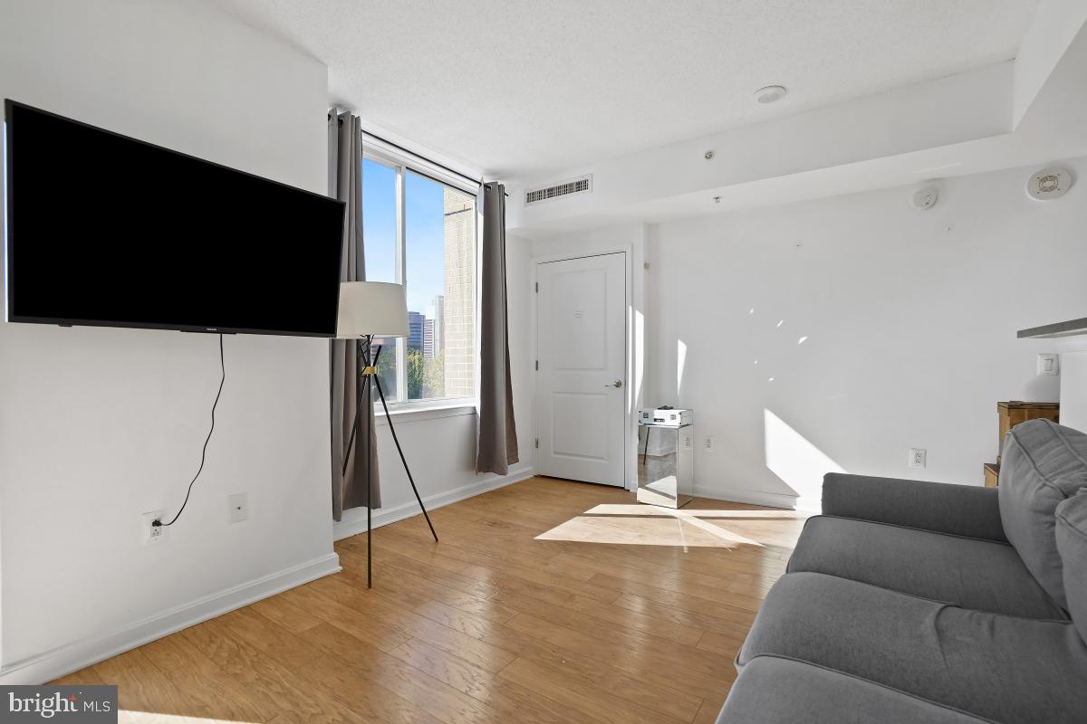 930 Wayne Avenue, Unit 404 Silver Spring, MD 20910 - Photo 12 of 47 Gallery Image 12