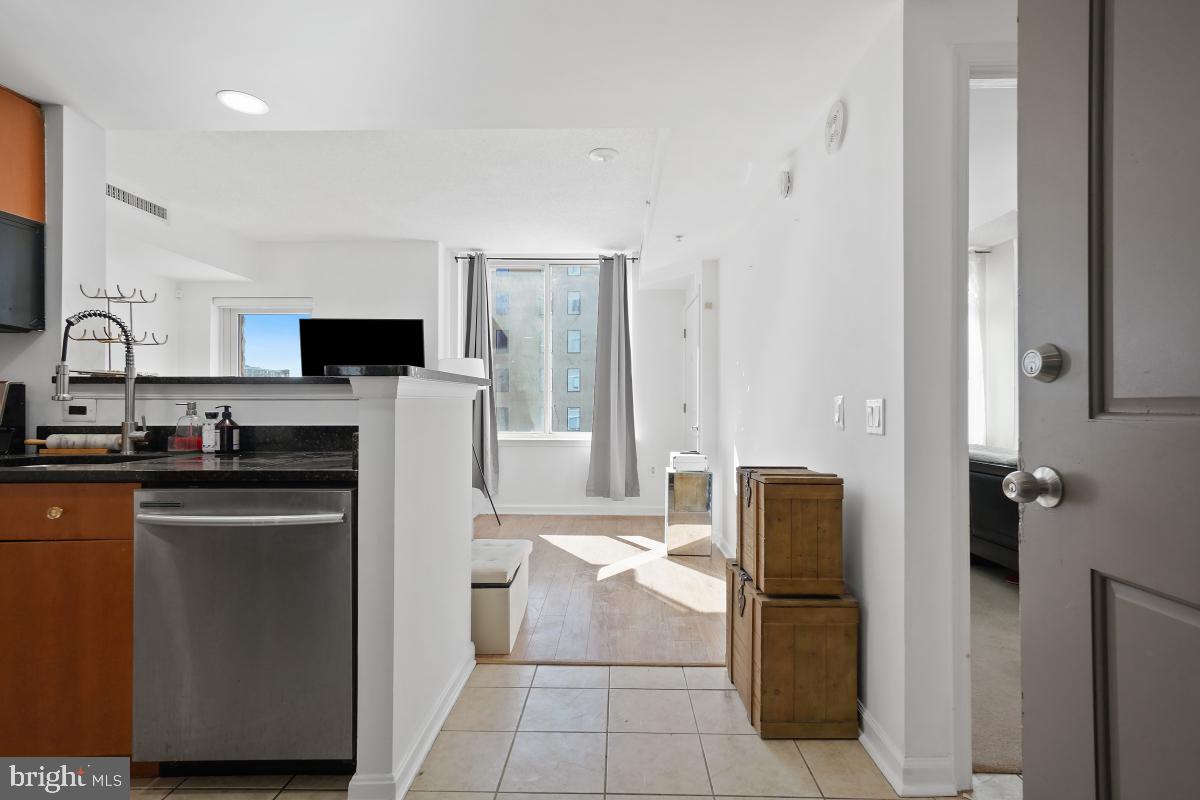 930 Wayne Avenue, Unit 404 Silver Spring, MD 20910 - Photo 3 of 47 Gallery Image 3